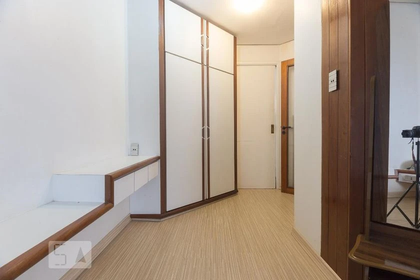 Furnished 1-bedroom apartment with 1 bathroom — photo 11