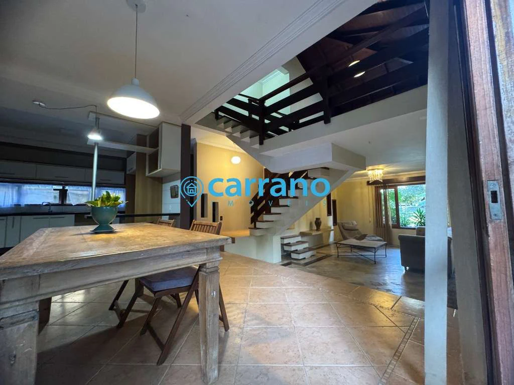 Будинок на 5 спалень і 286 м², є 2 місця — photo 3