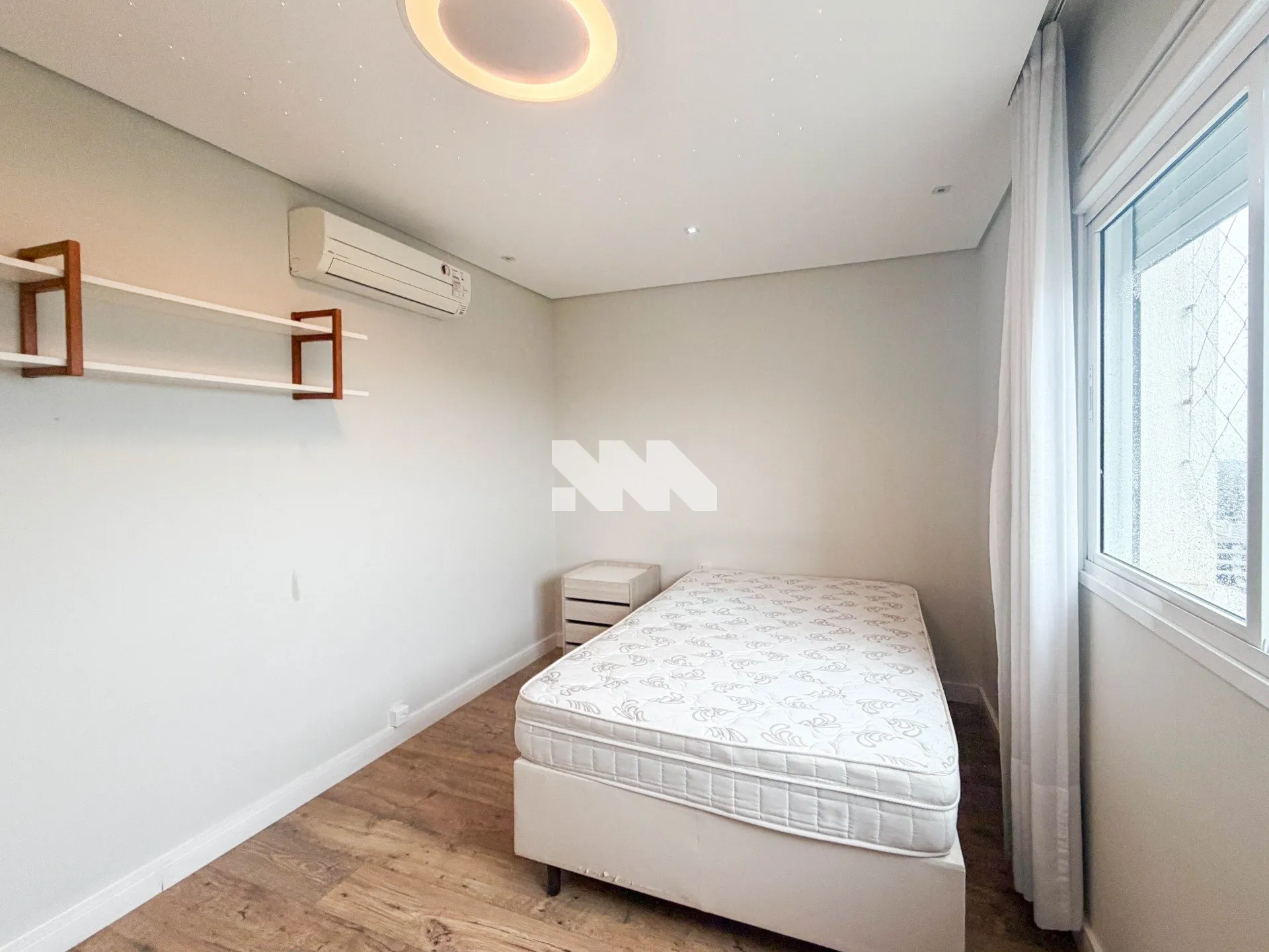 Furnished 180 m² apartment with 3 bedrooms and garden — photo 9