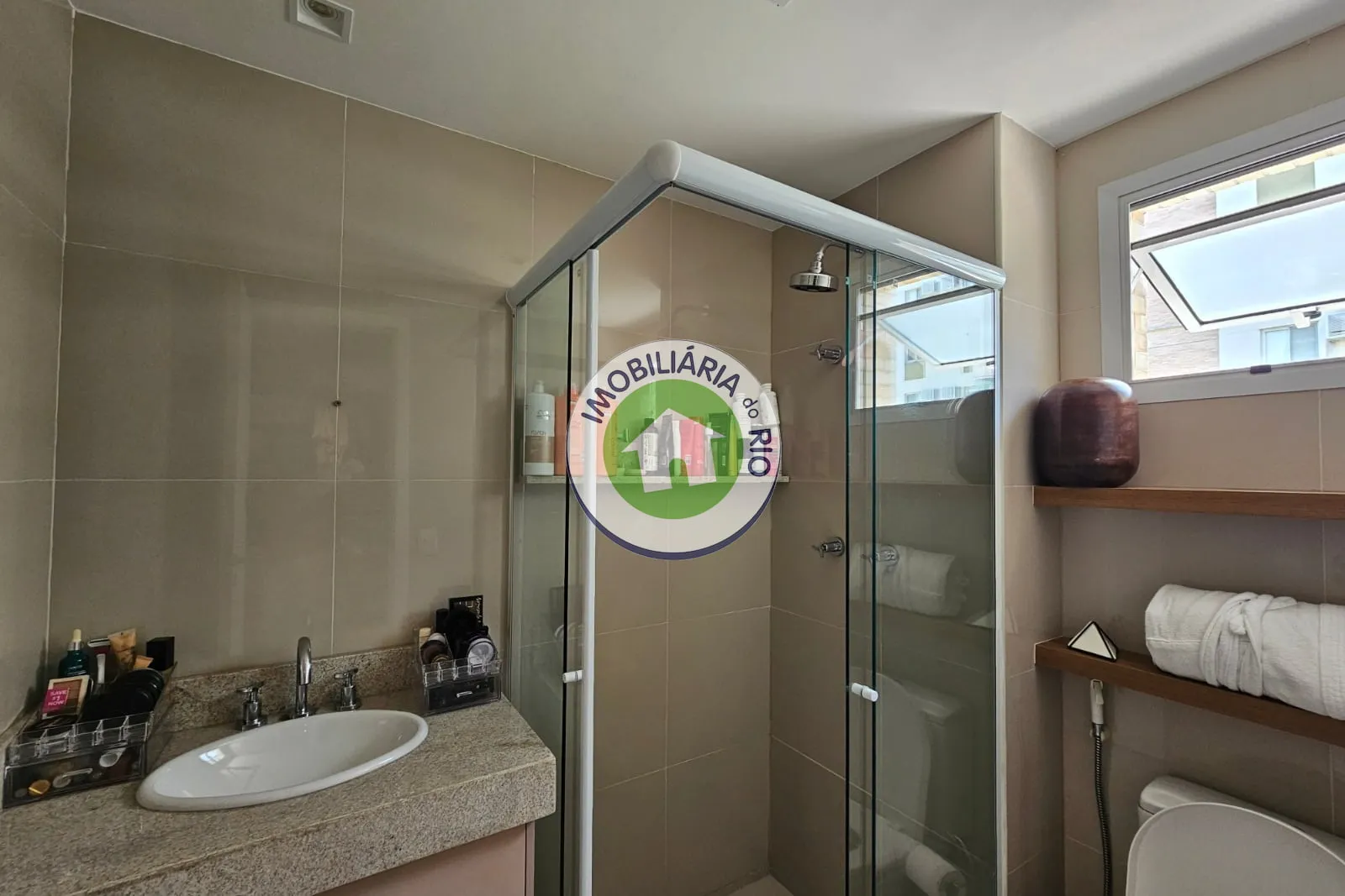 Furnished apartment with 4 bedrooms and 5 bathrooms — photo 30