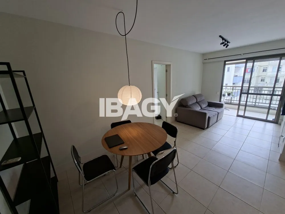 Air-conditioned apartment with 3 bedrooms and 2 bathrooms