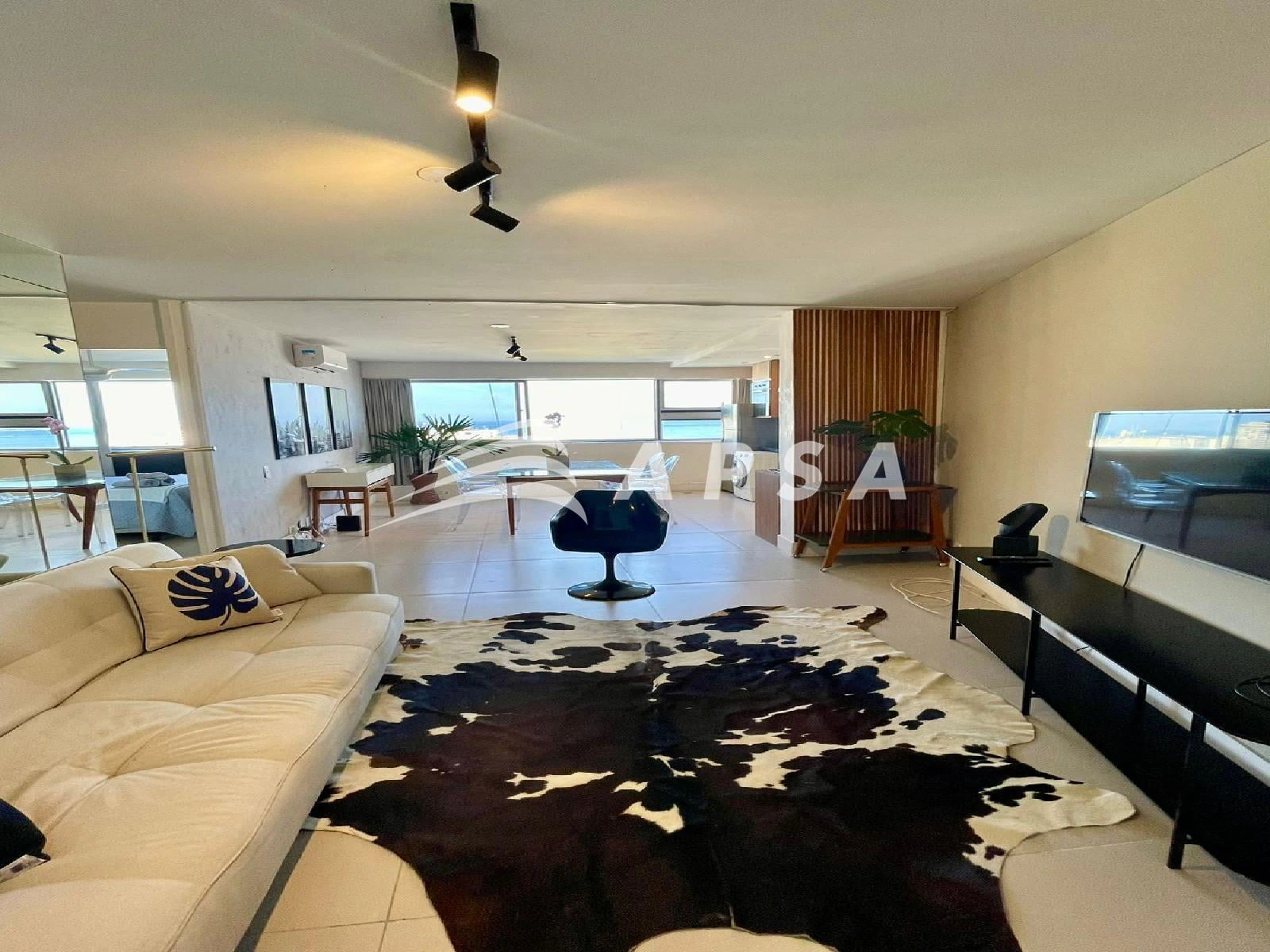 One-bedroom apartment with a water view — photo 6