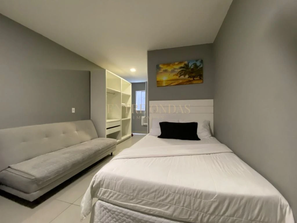 Furnished studio, 25 m², with a home office