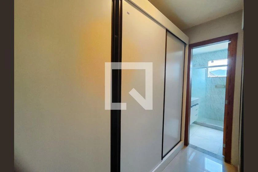 Rental apartment with 4 en-suite bedrooms and 350 m² — photo 49