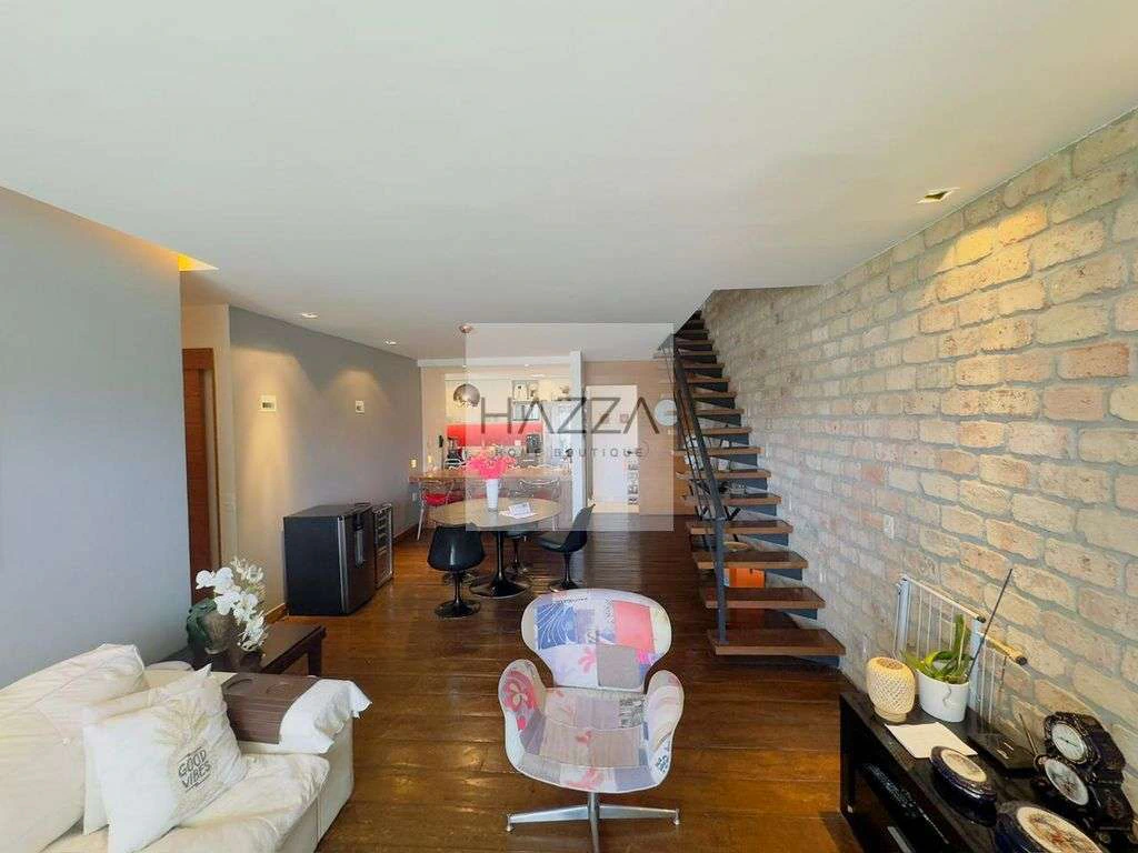 Furnished 313 m² apartment with 3 suites and private balcony — photo 18