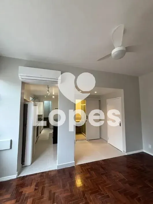 2-bedroom apartment with 1 suite and separate kitchen — photo 8