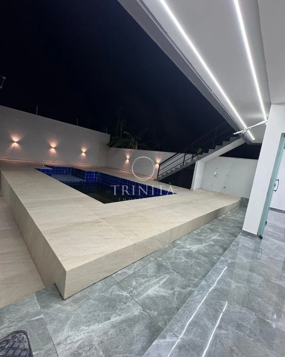 6-bedroom house, 3 with their own bathrooms, 350 m² — photo 47