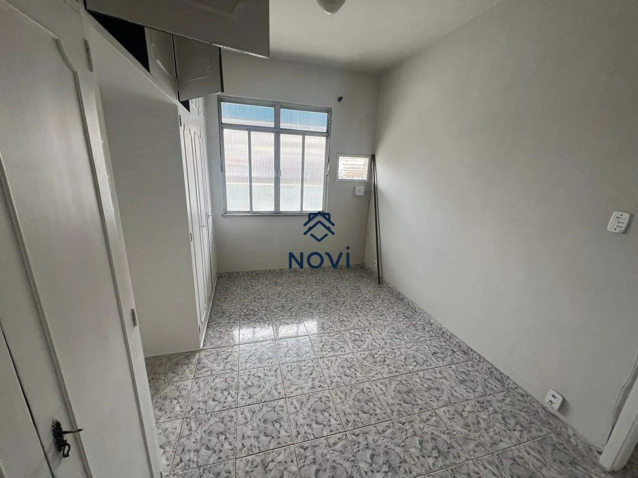 Apartamento sem mobília com 2 quartos e varanda — photo 21