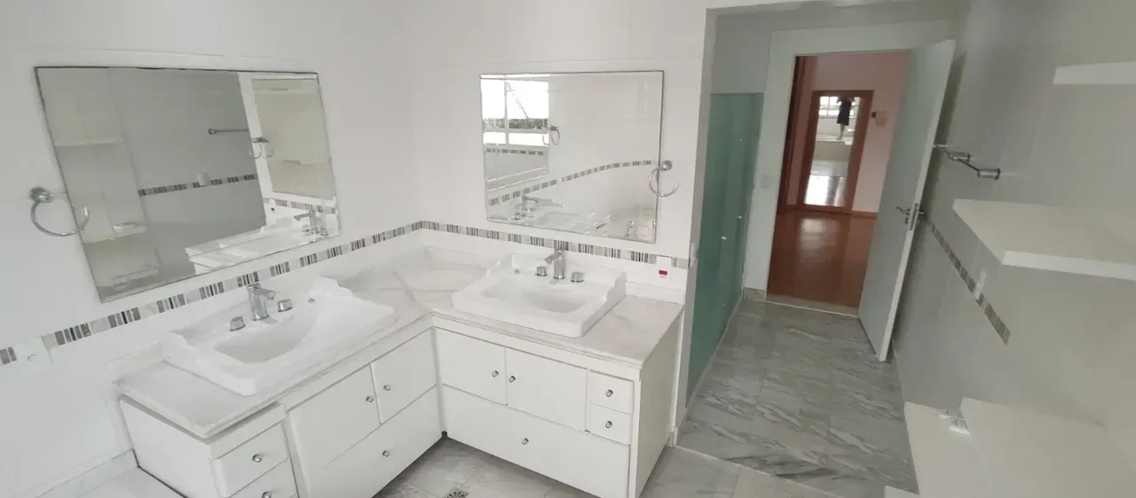 Apartamento sem mobília com 4 quartos e 5 banheiros — photo 7