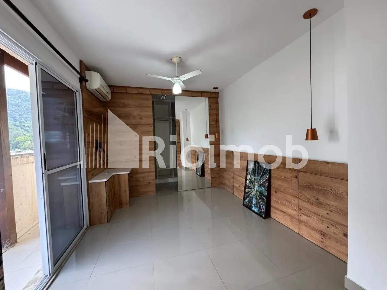 4-bedroom apartment with a mountain view in Rio de Janeiro — photo 3