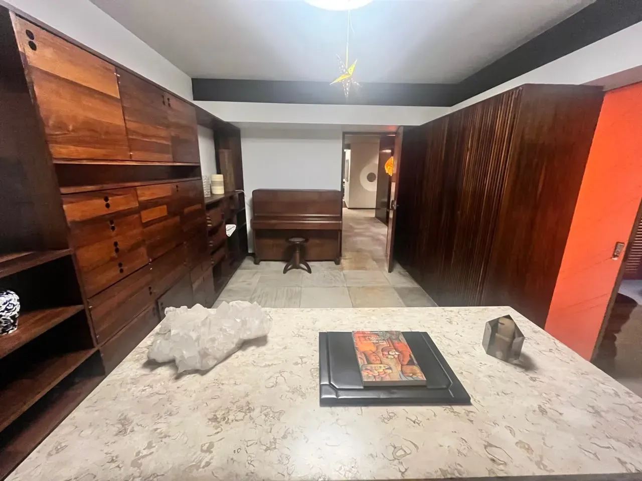 Apartment with a closed-off kitchen and room to work — photo 5