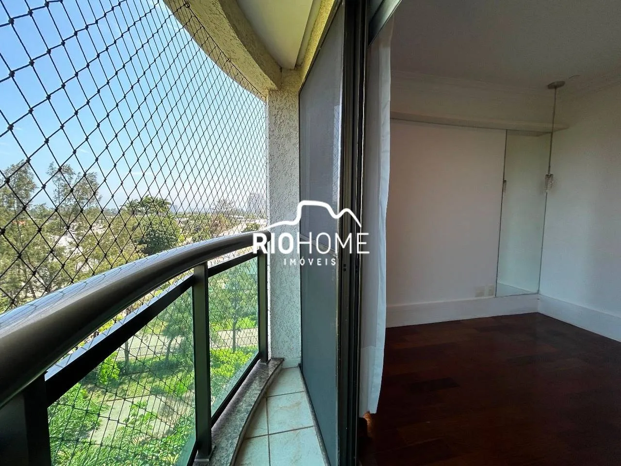 Apartment, 174 m², with a glass-enclosed balcony — photo 9
