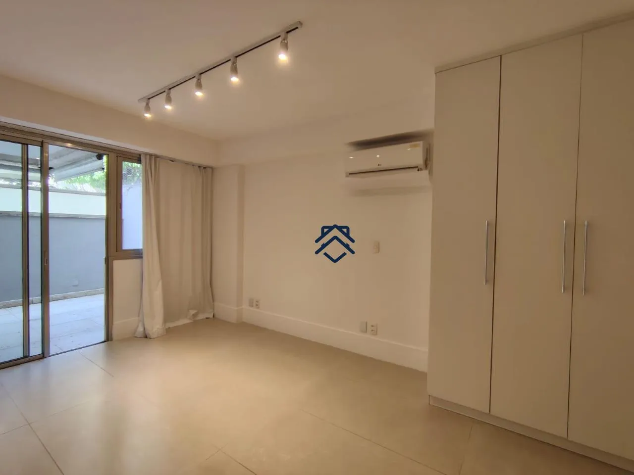 Private BBQ in a 4-bedroom apartment, 193 m² — photo 21
