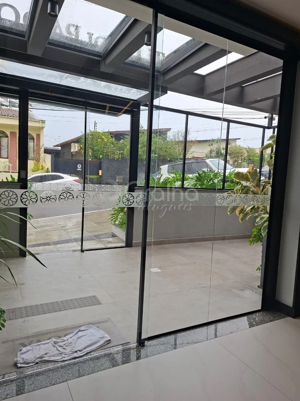 Furnished studio in a building with a gym — photo 28