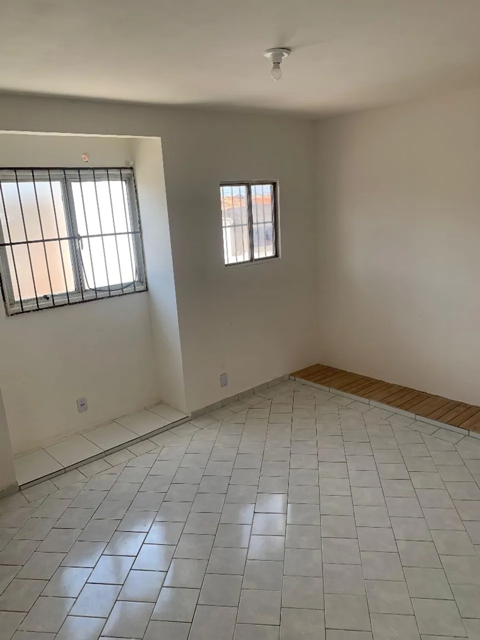 Top portion of a house, unfurnished, 2-bedroom home — photo 9