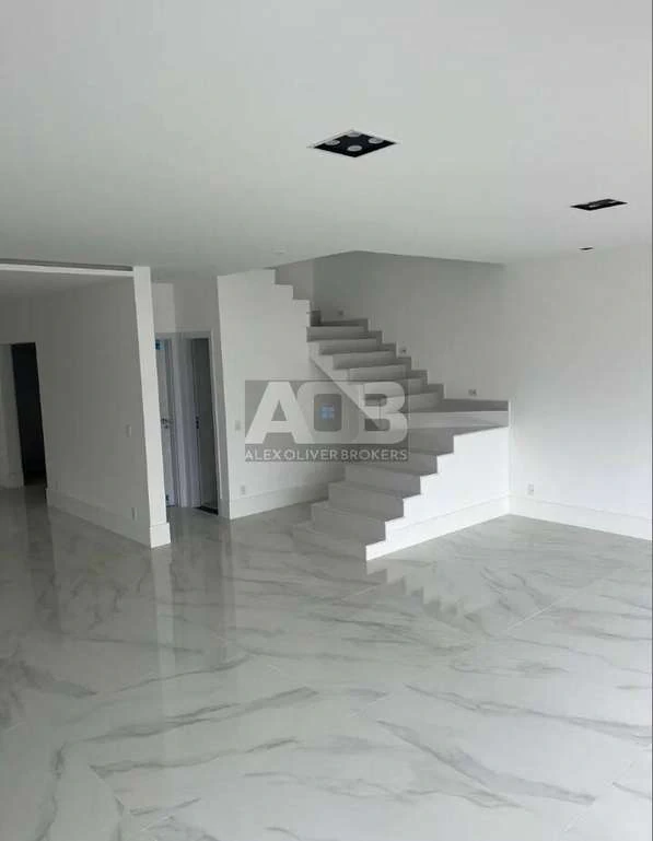 Casa de 350 m² com 3 suítes e jardim privativo — photo 3
