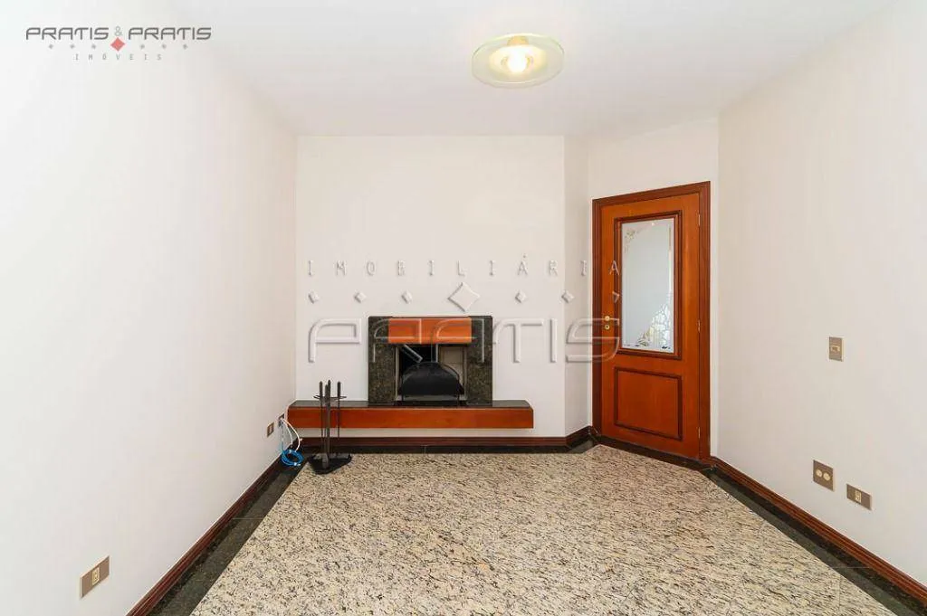350 m² 3-bedroom apartment with a private BBQ balcony — photo 17