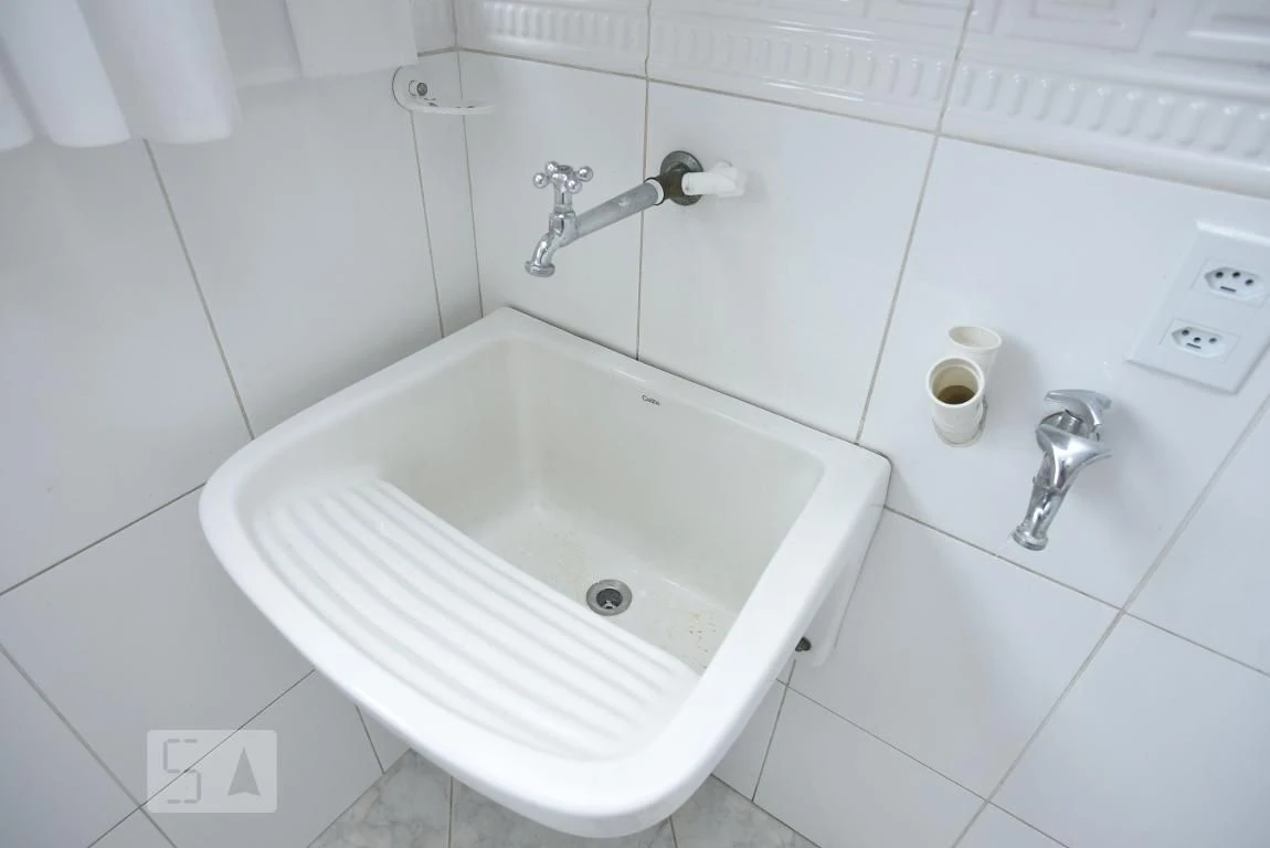 4-bedroom apartment (2 en-suite) with separate kitchen — photo 4