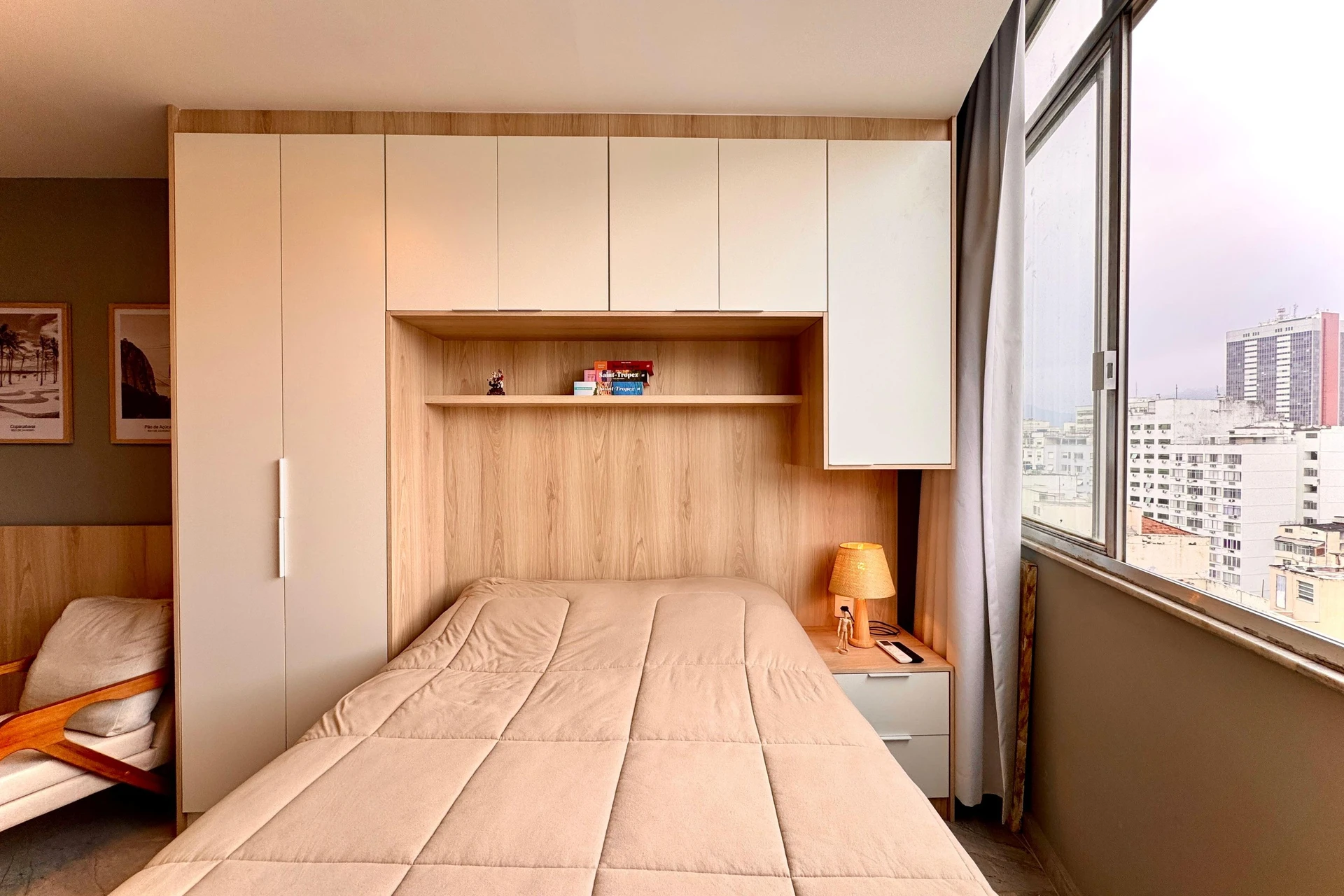 Furnished studio, 30 m², with floor-to-ceiling windows — photo 5