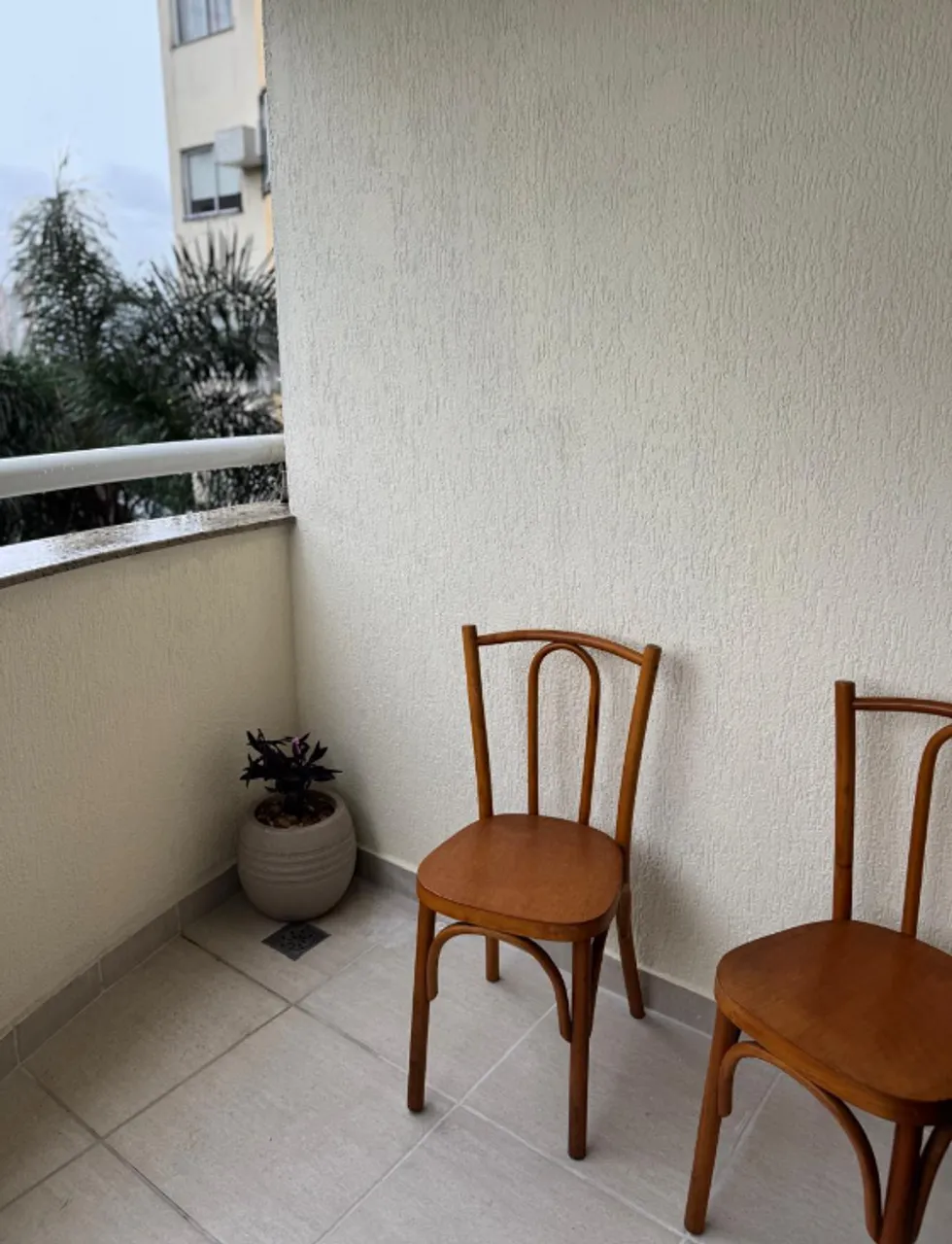 One-bedroom apartment in a building with a gym — photo 8