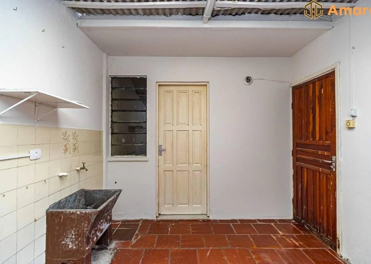 Wood or laminate floors in a 3-bedroom house, 75 m² — photo 7