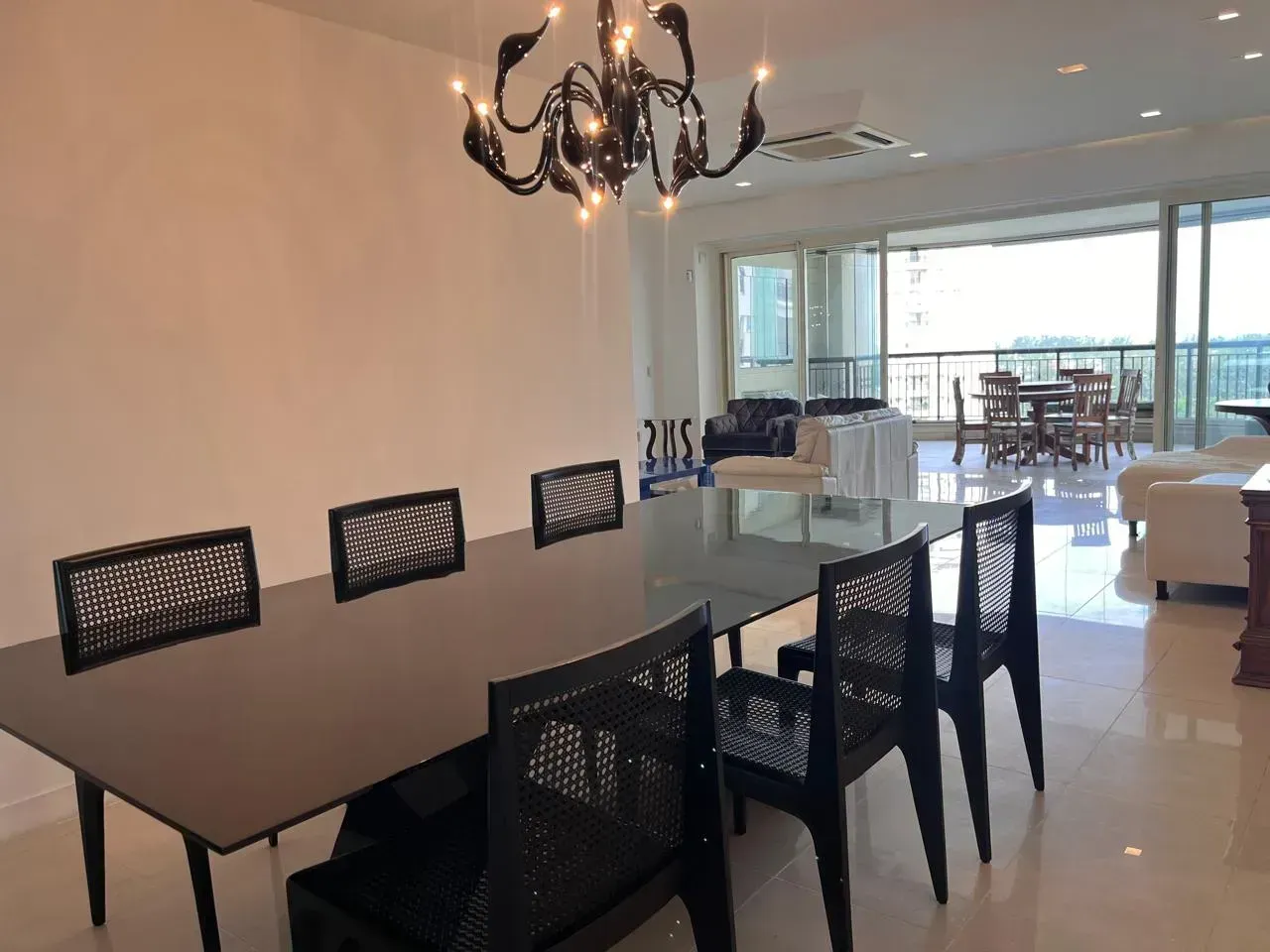 Furnished apartment with 4 bedrooms and 3 bathrooms — photo 8