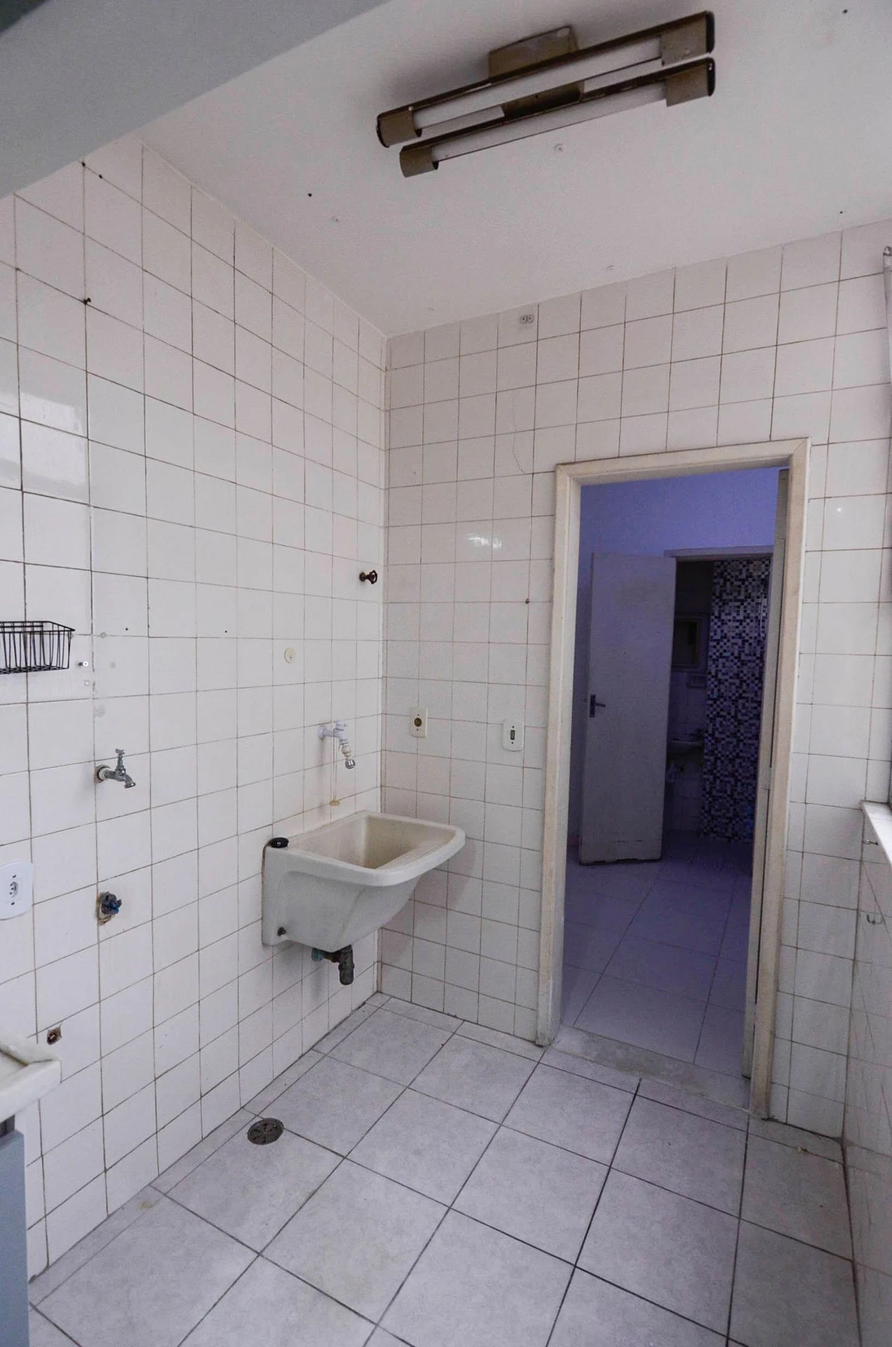 Unfurnished apartment with 2 bedrooms and a balcony — photo 36