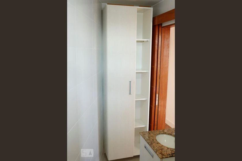 Apartment with 2 bathrooms, balcony and laundry area — photo 36