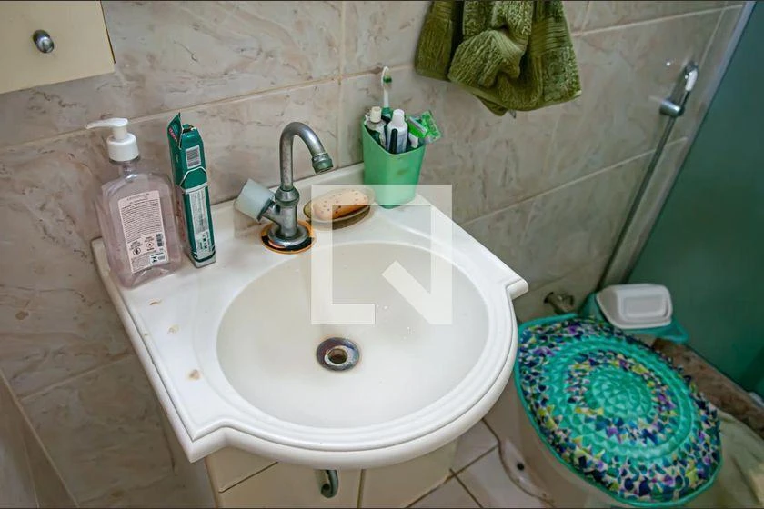 Apartamento amueblado de 2 dormitorios y cocina aparte — photo 23