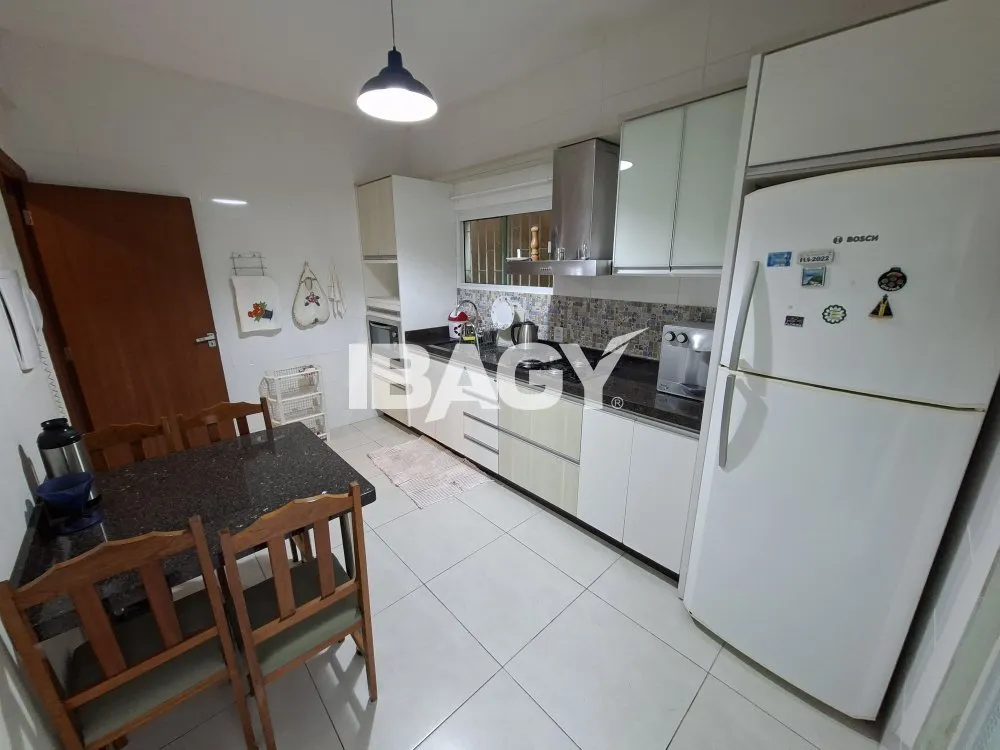 Меблированный дом 331 м²: 4 спальни и 3 места — photo 4