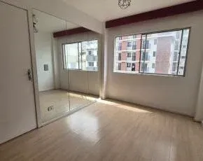 Apartamento com piso de madeira ou laminado, Centro — photo 11