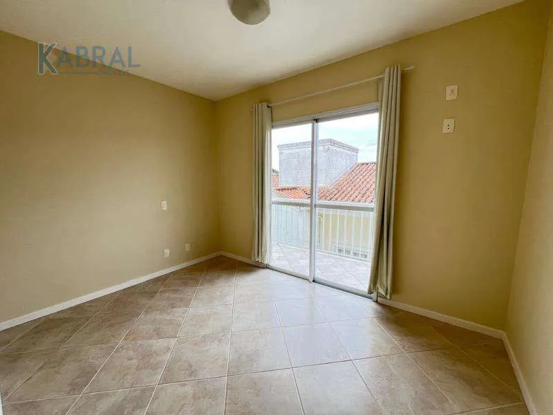 Квартира с 3 спальнями и балконом, 80 м² — photo 17