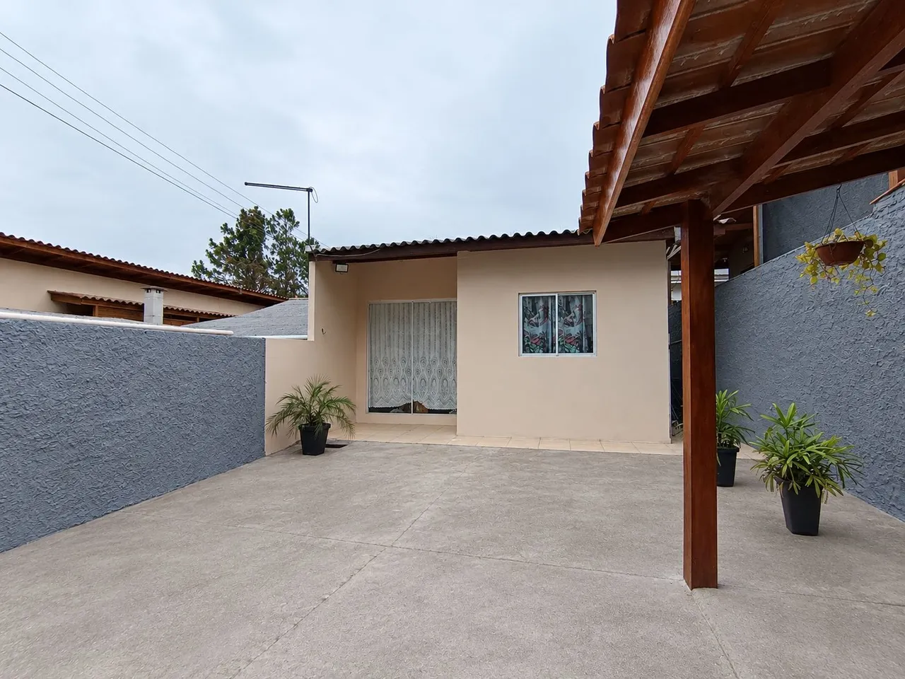 3-bedroom house with a grill on the balcony in Florianópolis — photo 9