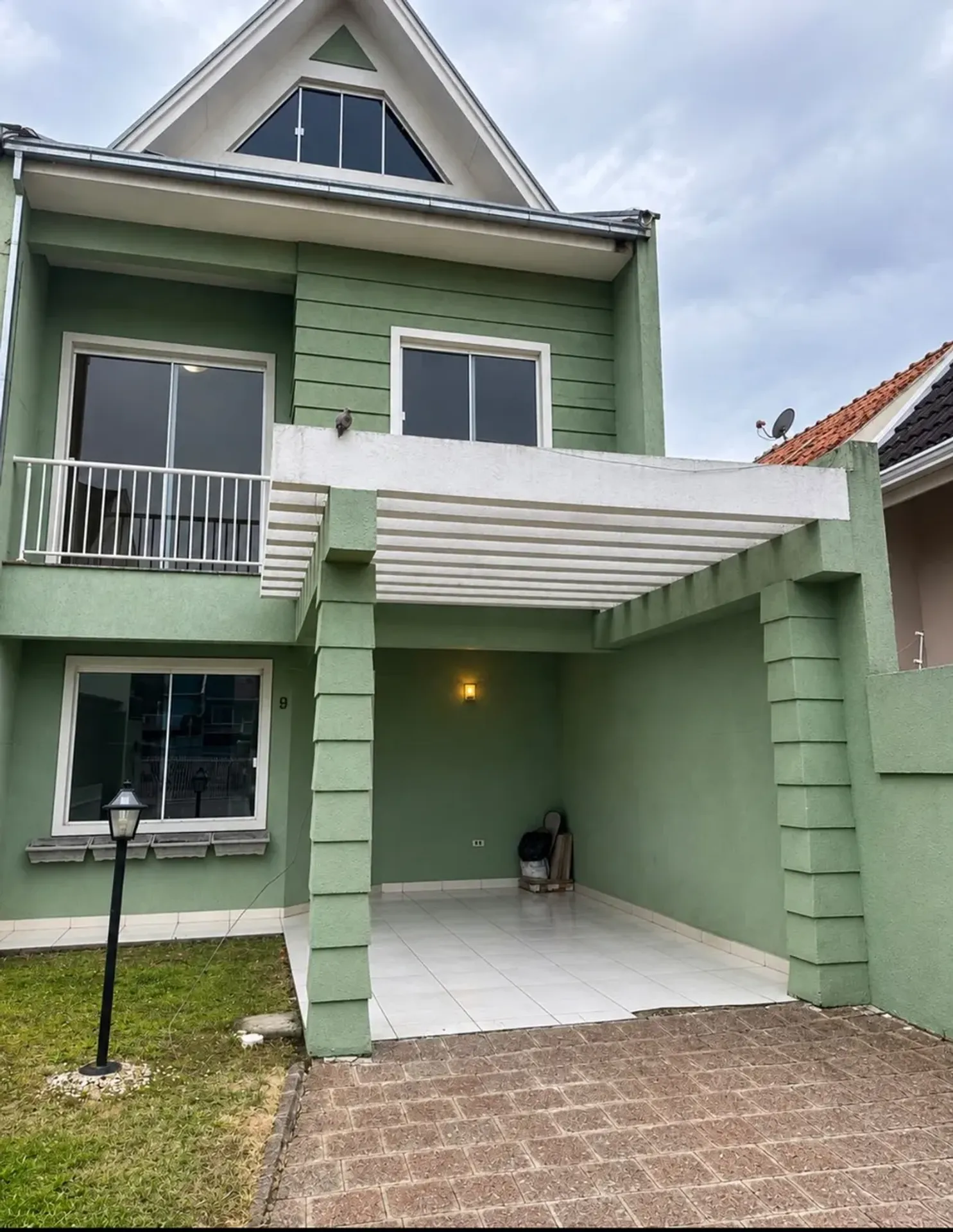 House, 178 m², with a jacuzzi