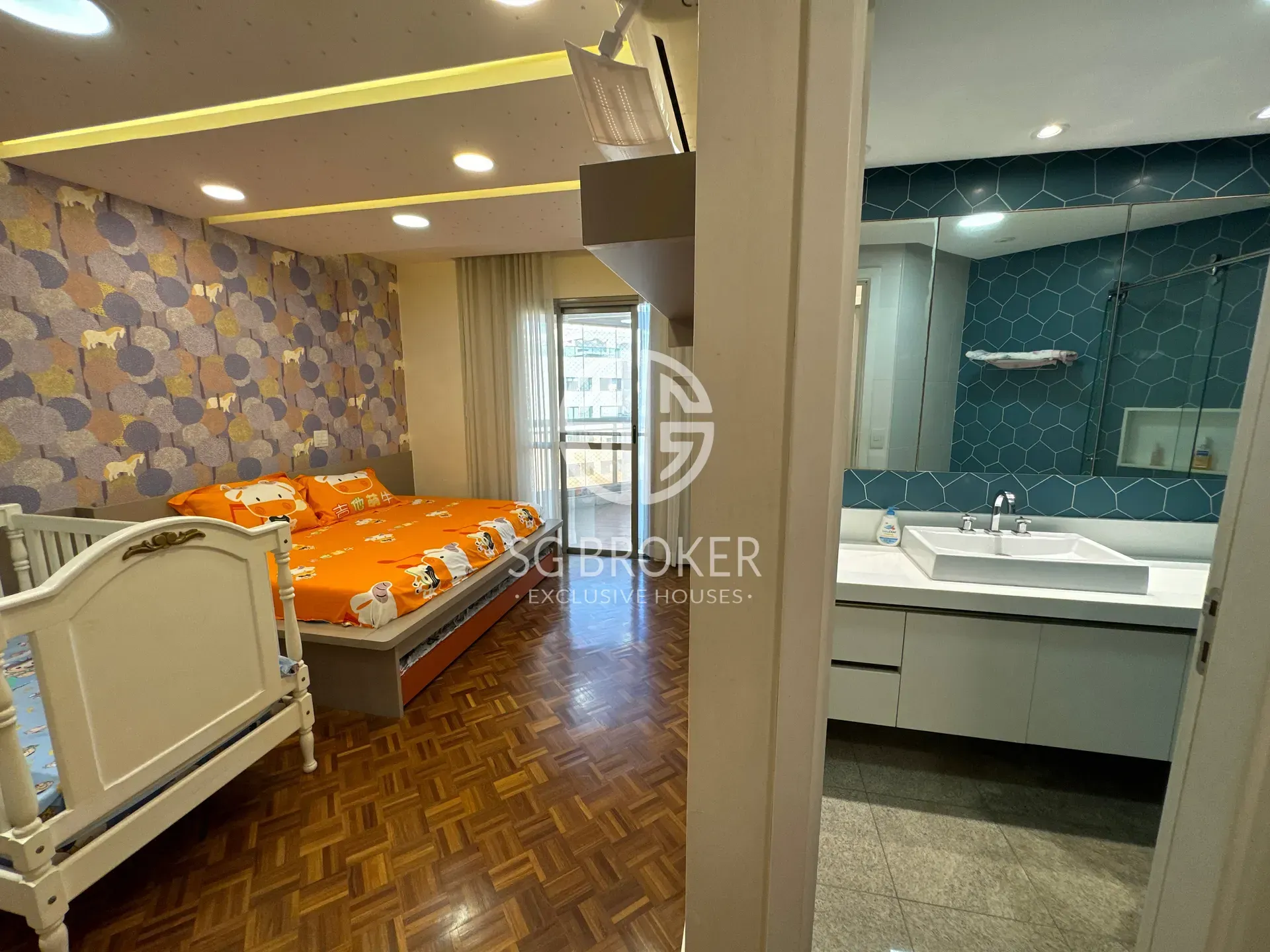 Furnished apartment with open-plan kitchen and 4 bedrooms — photo 38