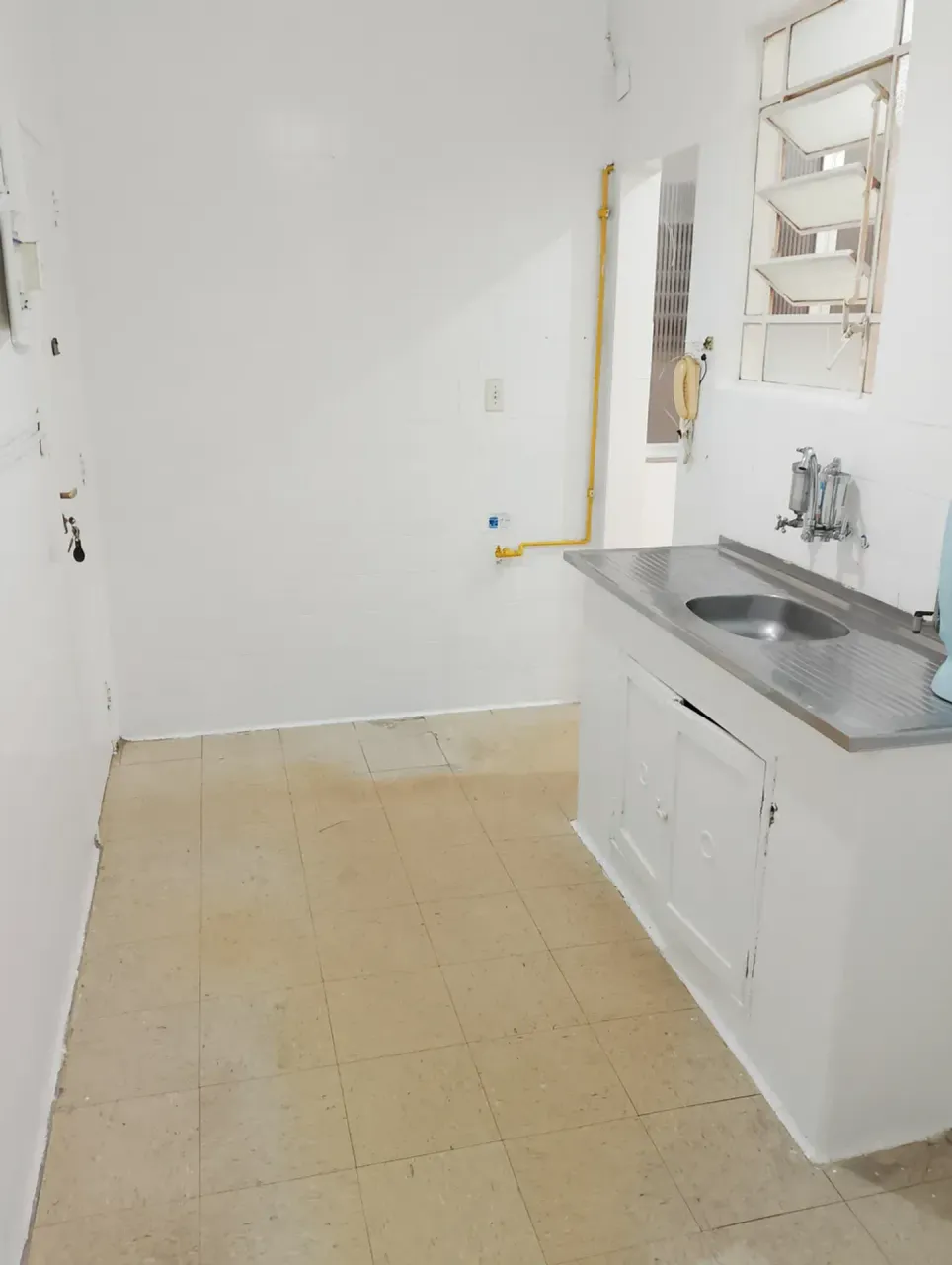 Bathtub in a 2-bedroom apartment, 70 m² — photo 9