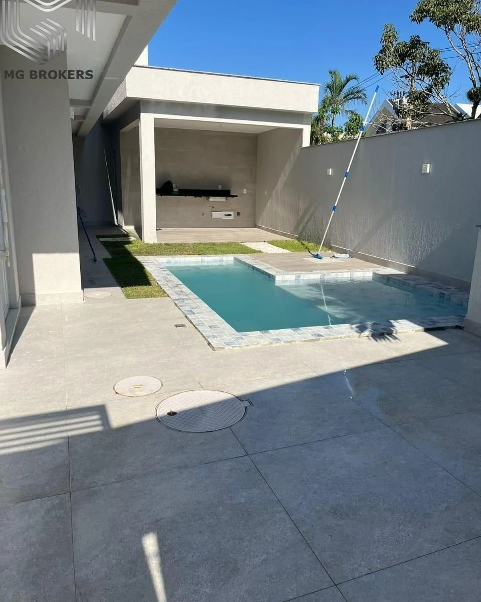 Casa com 220 m² e 4 suítes, 2 vagas de garagem — photo 2