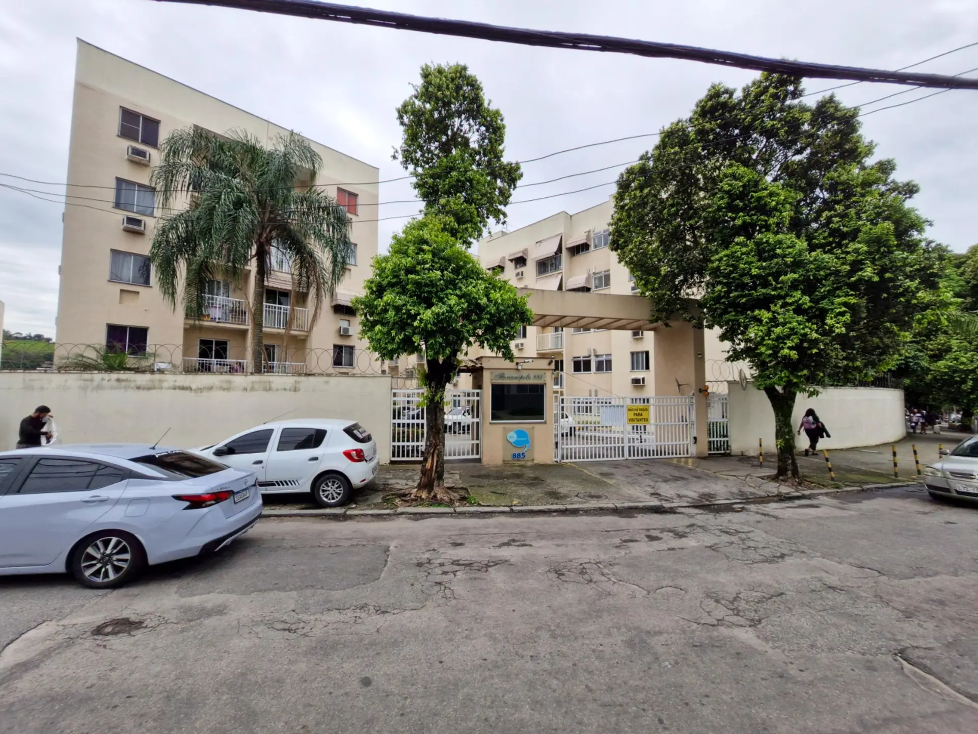 Furnished 2-bedroom apartment with balcony — photo 58