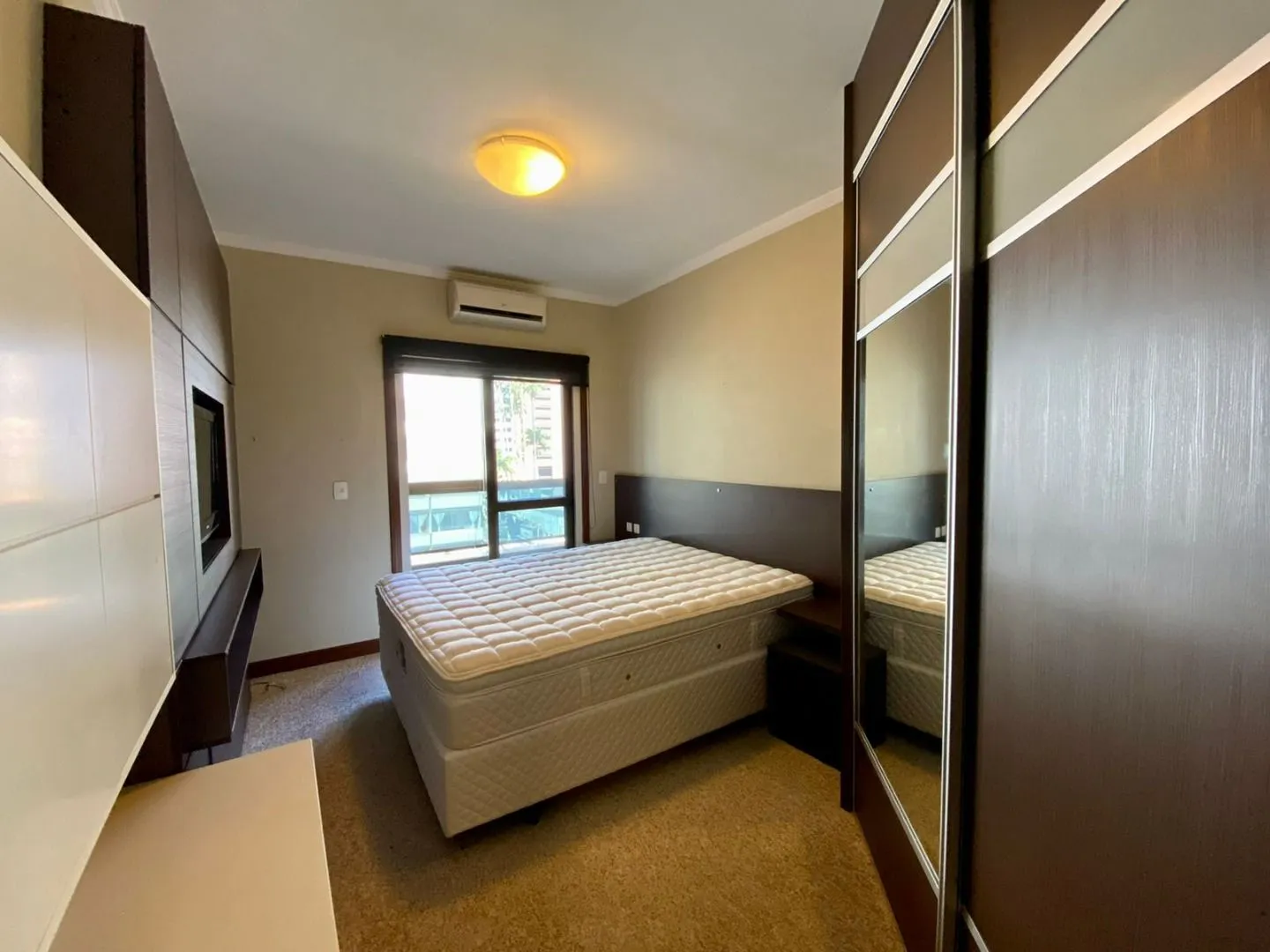 Apartamento mobiliado de 3 dormitórios com 207 m² no 6º andar — photo 4