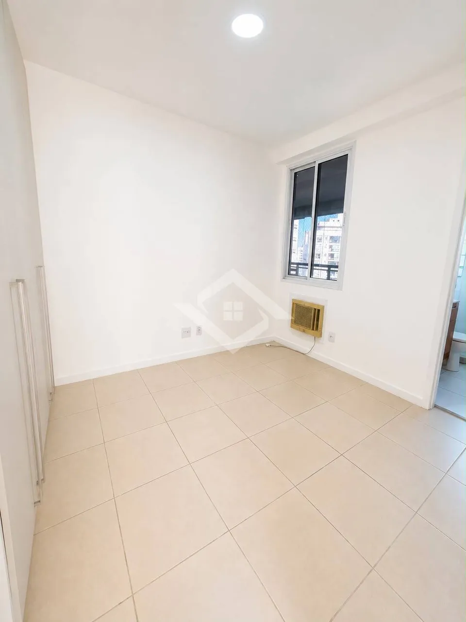 Apartment with 4 bedrooms and 5 bathrooms, 2 parking spots — photo 14