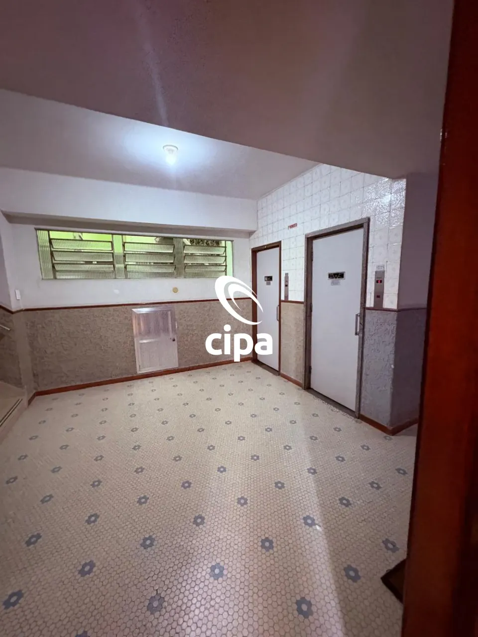 Unfurnished 1-bedroom apartment with a separate kitchen — photo 14