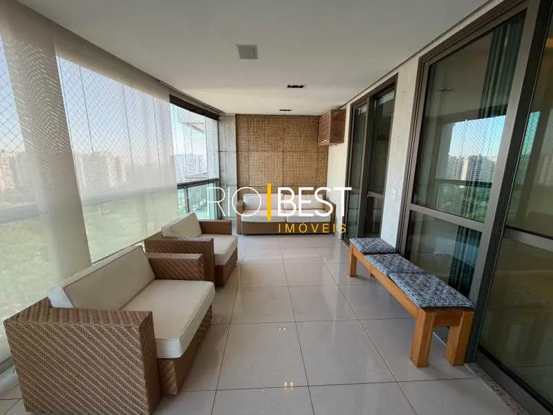 Apartment with 4 suites and a glassed-in balcony — photo 9