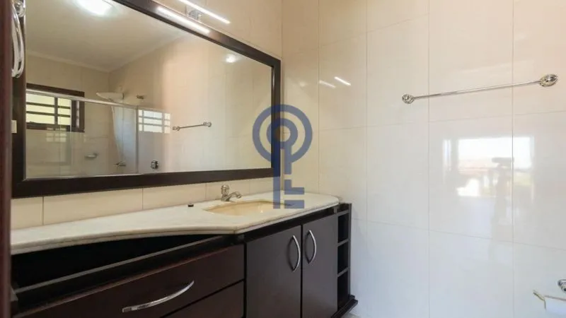Дом с 6 спальнями и кухней открытой планировки — photo 26