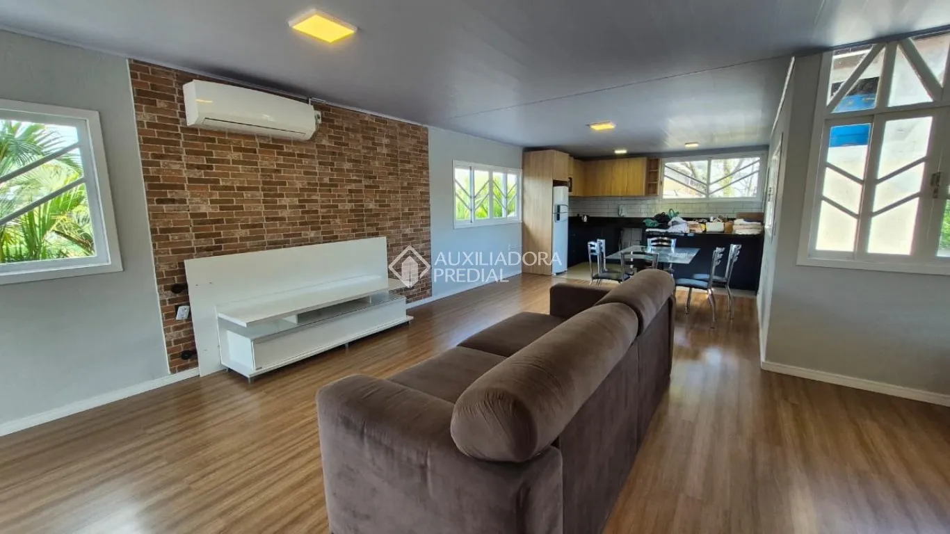 Furnished house, 100 m², with wood or laminate floors — photo 20