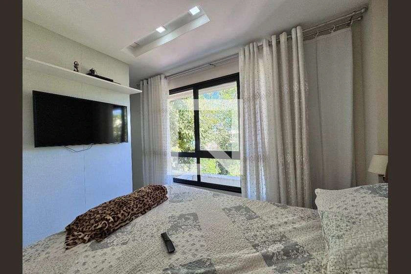 230 m² apartment with 4 bedrooms and 3 suites — photo 2