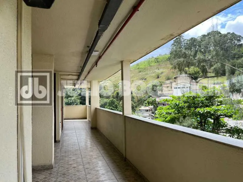 2-bedroom apartment with a mountain view — photo 18