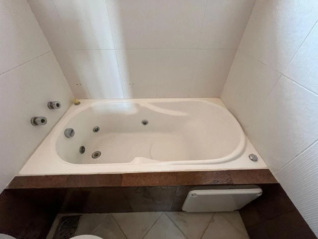 House with 3 en-suite bedrooms and a balcony, 450 m² — photo 44