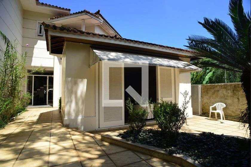 House in a gated community with 5 bedrooms and mountain view — photo 13