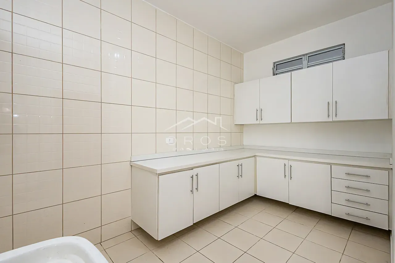 House, 200 m², with a washing machine — photo 34