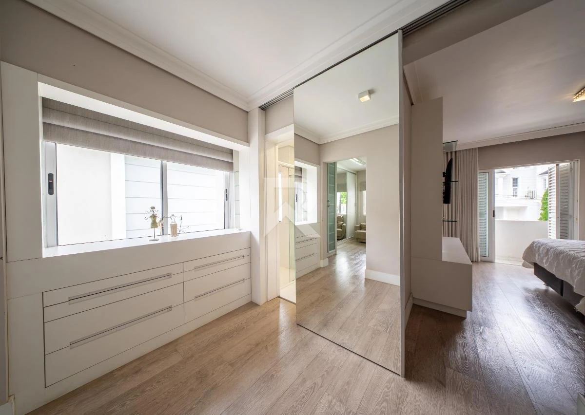 Furnished house, 400 m², with a bathtub — photo 20